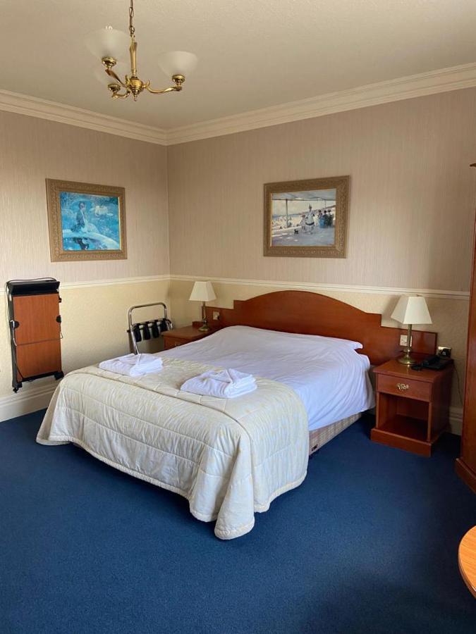 Clarkes Hotel Barrow In Furness Esterno foto