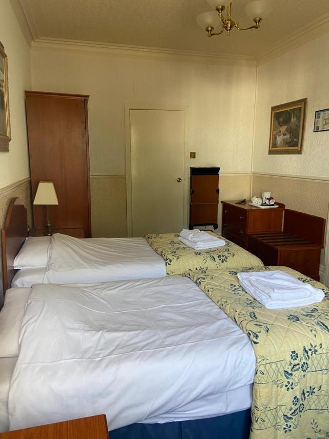 Clarkes Hotel Barrow In Furness Esterno foto