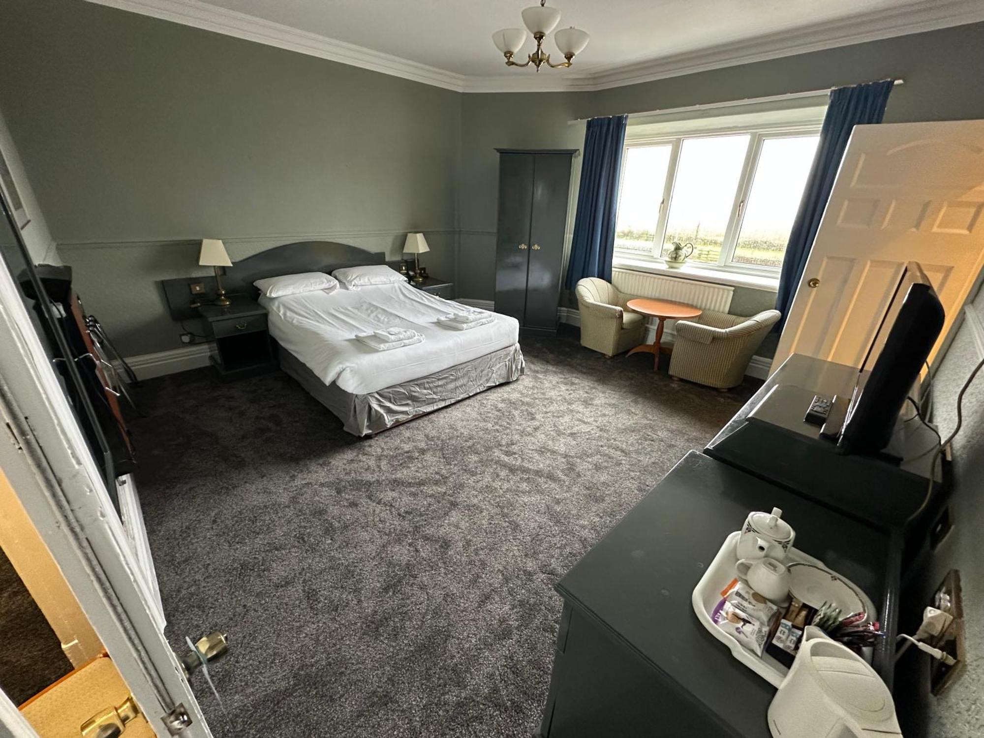Clarkes Hotel Barrow In Furness Esterno foto