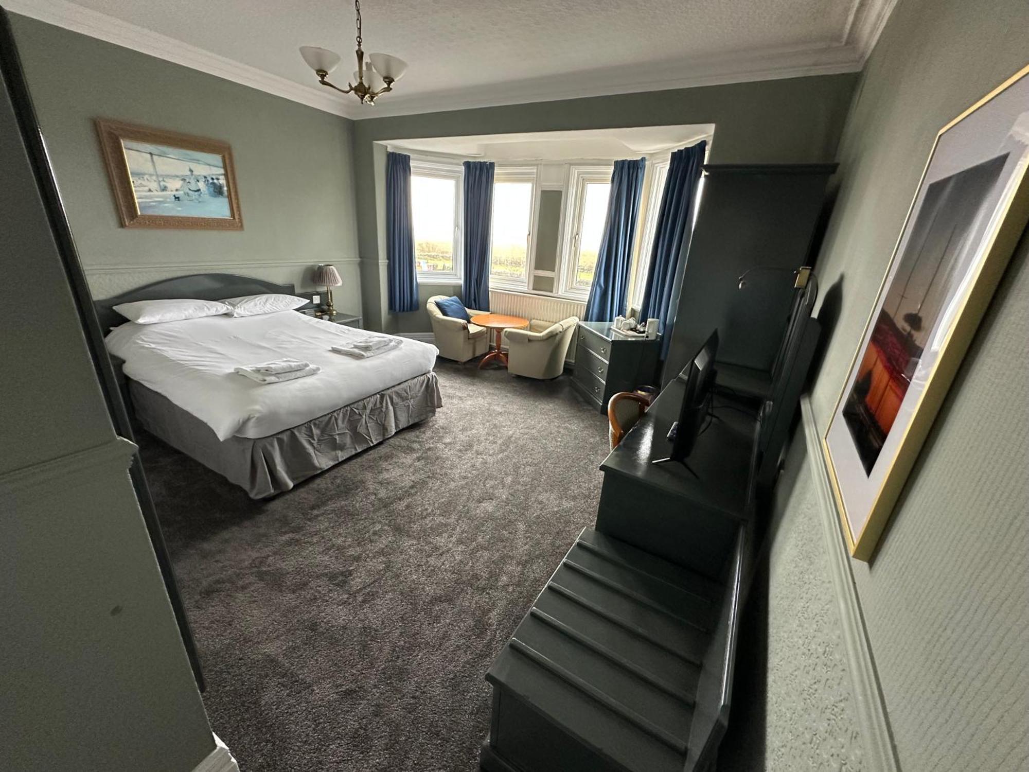 Clarkes Hotel Barrow In Furness Esterno foto