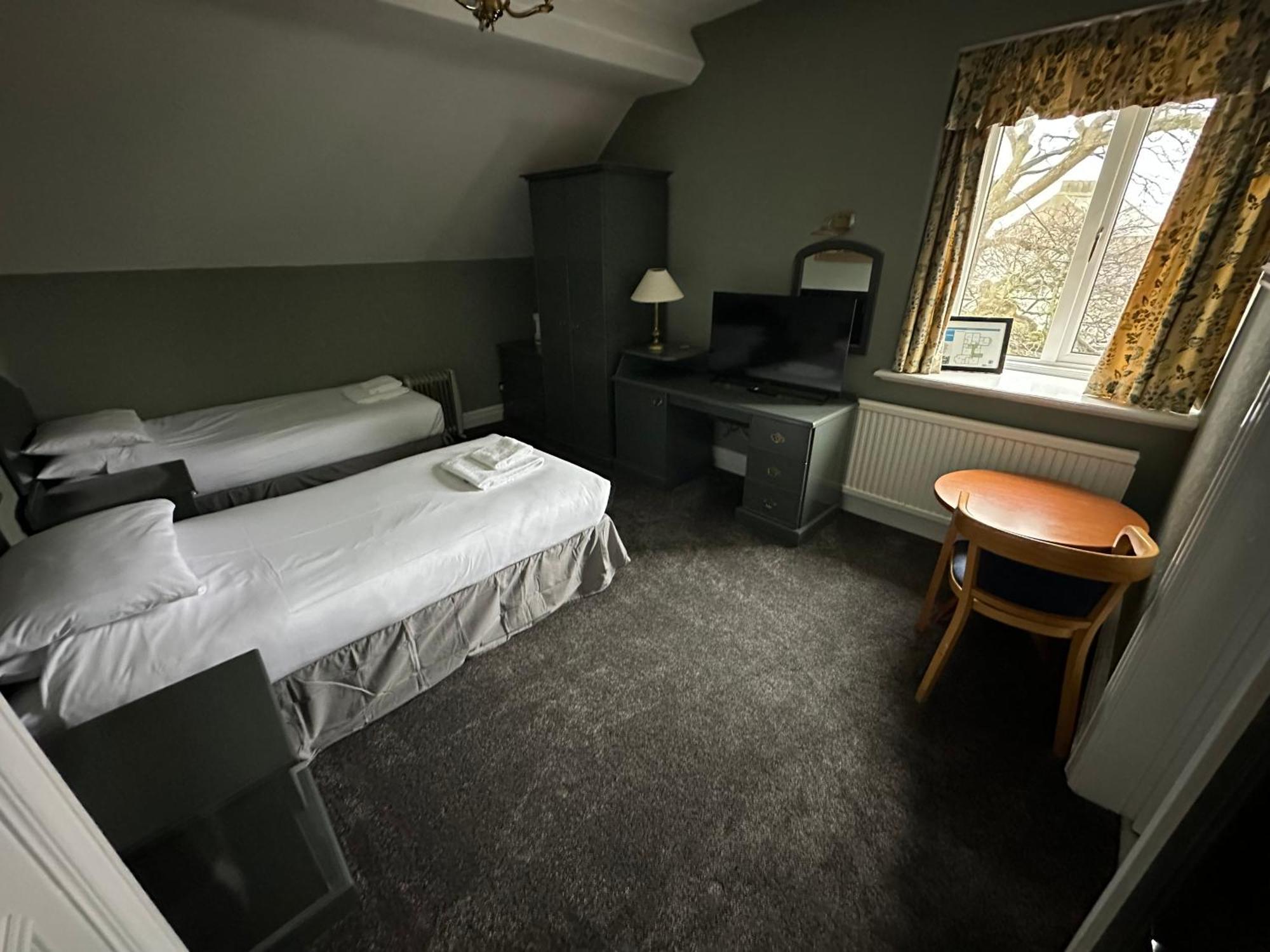 Clarkes Hotel Barrow In Furness Esterno foto