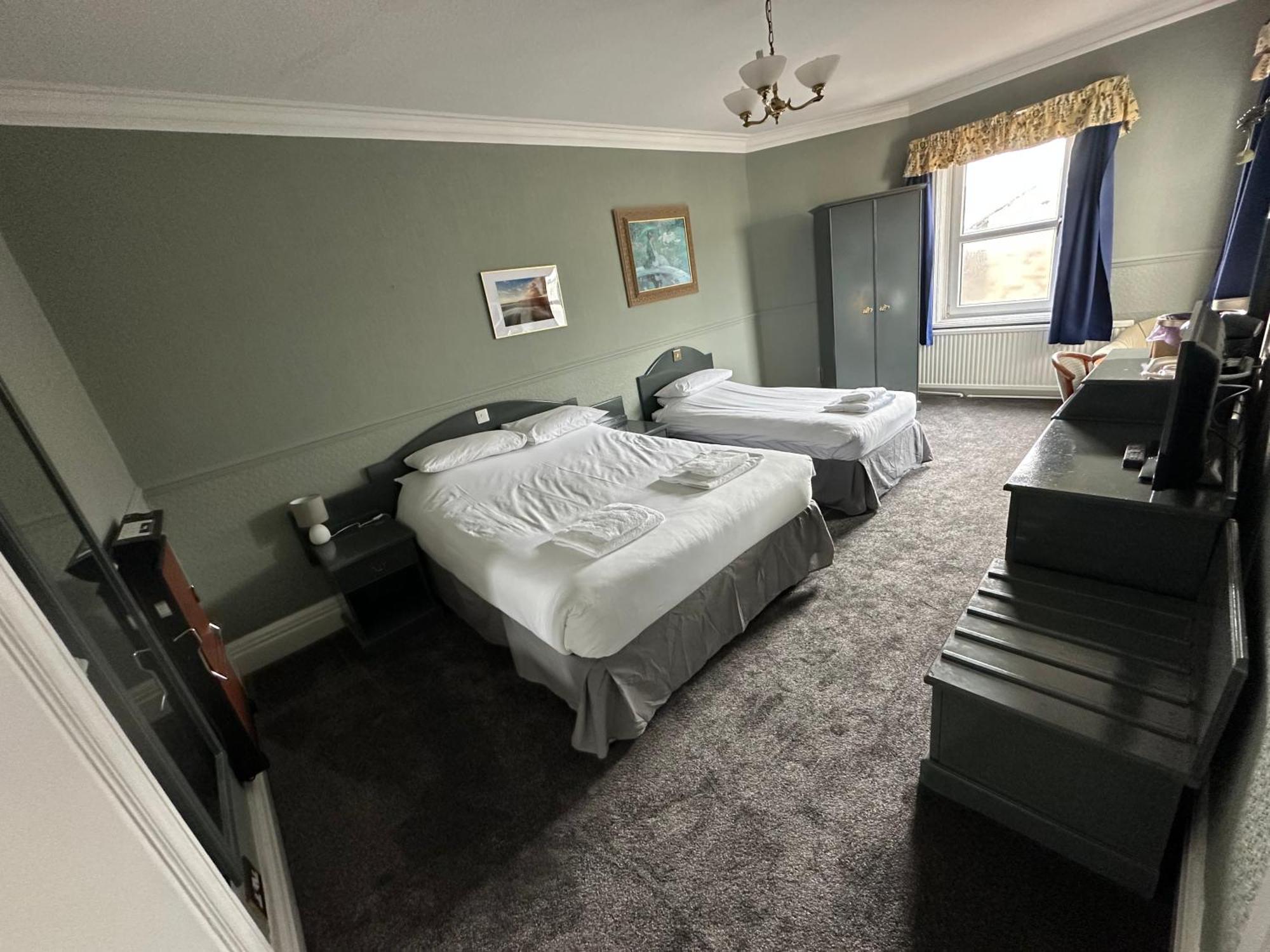 Clarkes Hotel Barrow In Furness Esterno foto